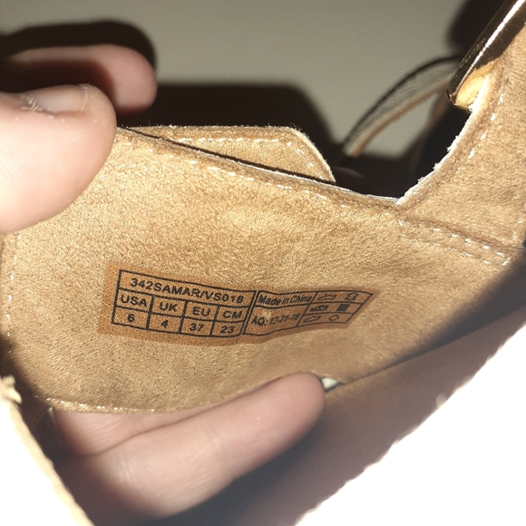 Vionic Sandals - Picture 4 of 4